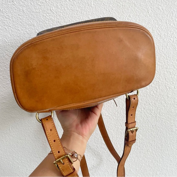 Louis Vuitton Montsouris MM Monogram Backpack - Picture 7 of 12